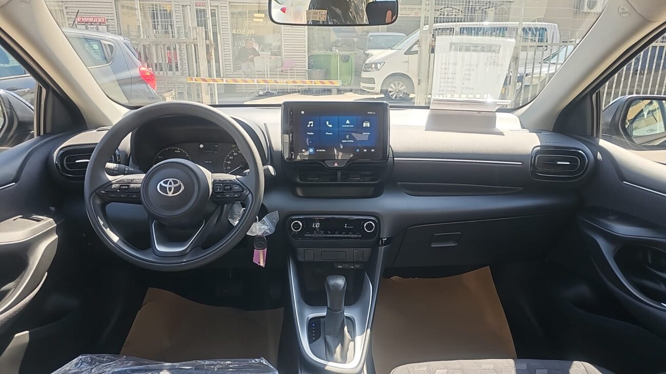 טויוטה יאריס STYLE PLUS 2025