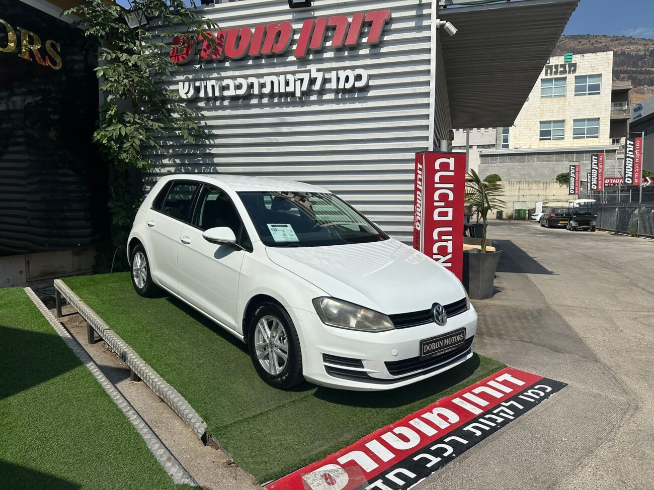פולקסווגן גולף 1390 2014