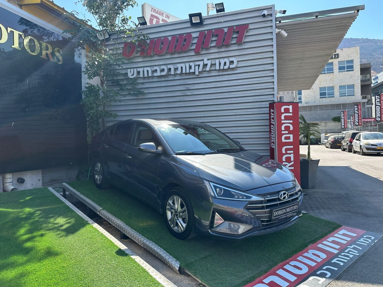 יונדאי 1600 2019