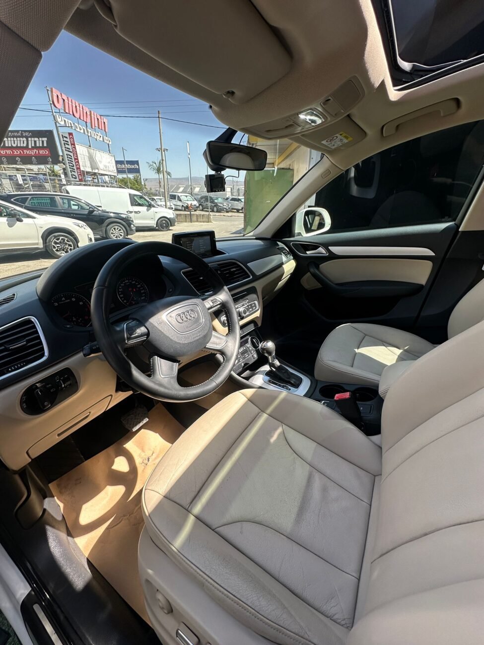 אאודי Q3 EXECUTIVE 2017