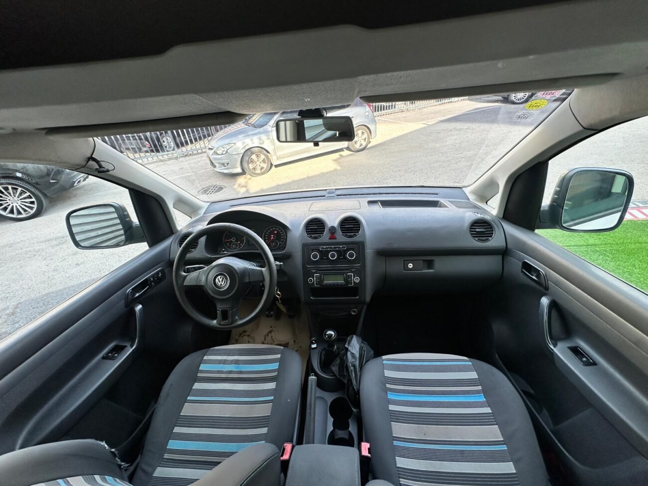 פולקסווגן קאדי 2011