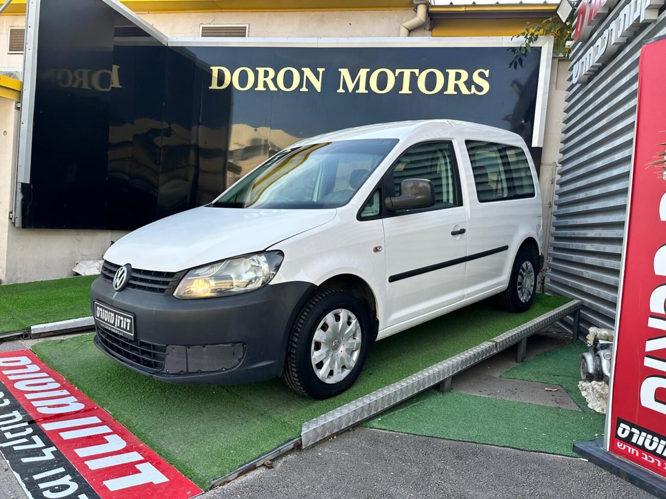 פולקסווגן קאדי 2011