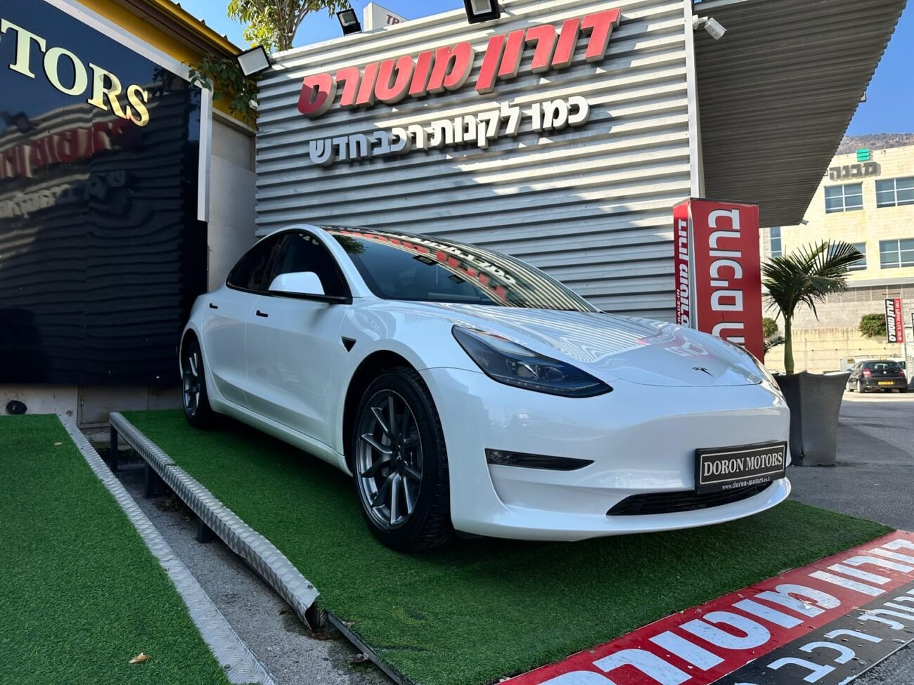 טסלה לונג ריאנג' 2022