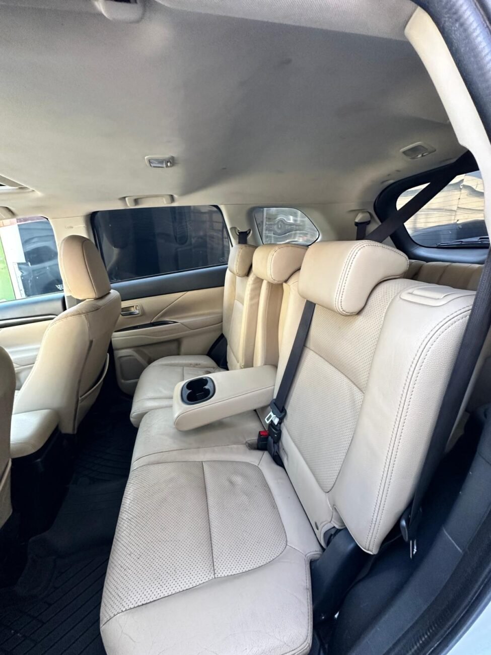 מיצובישי אאוטלנדר 2017