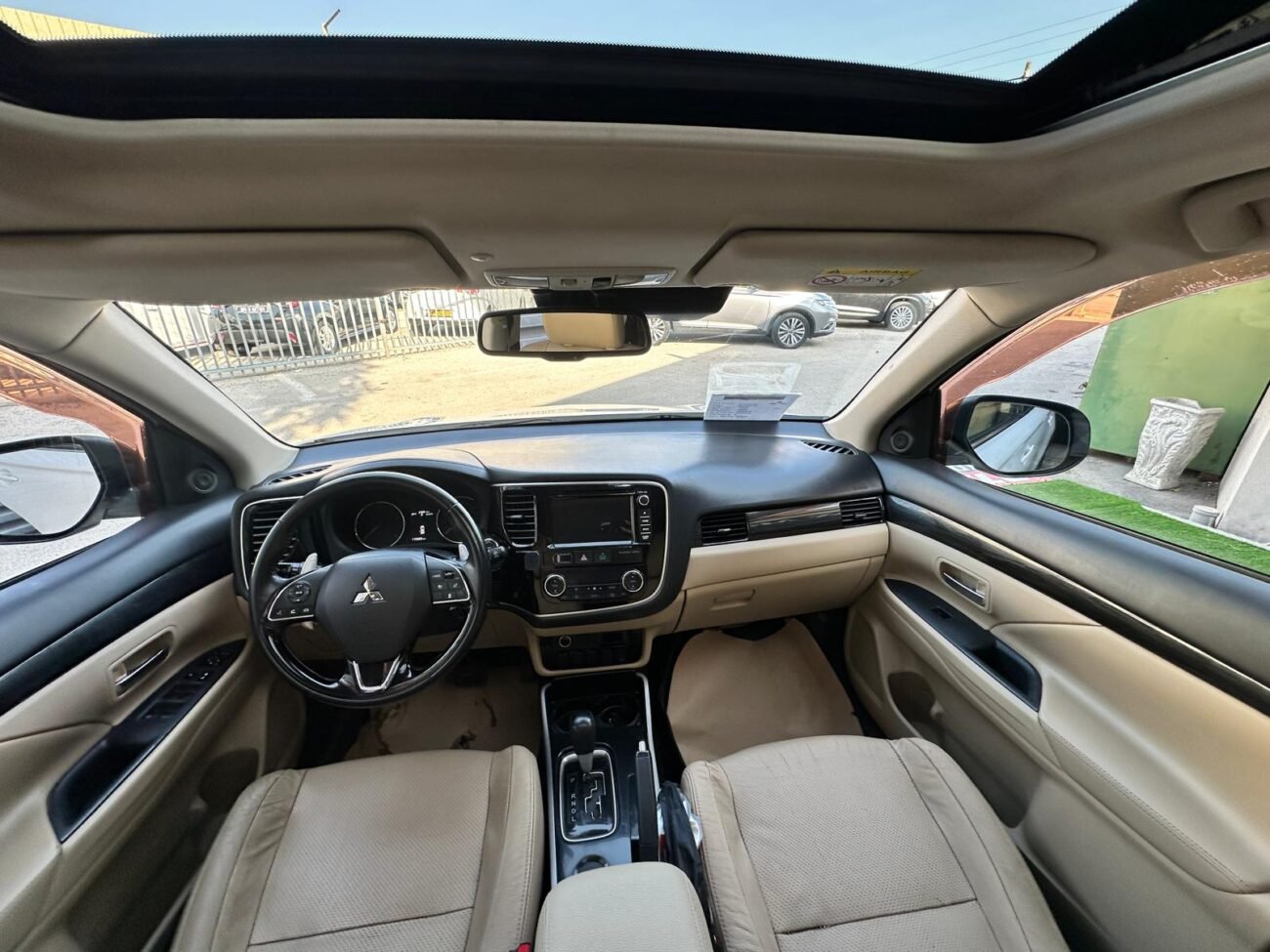 מיצובישי אאוטלנדר 2017