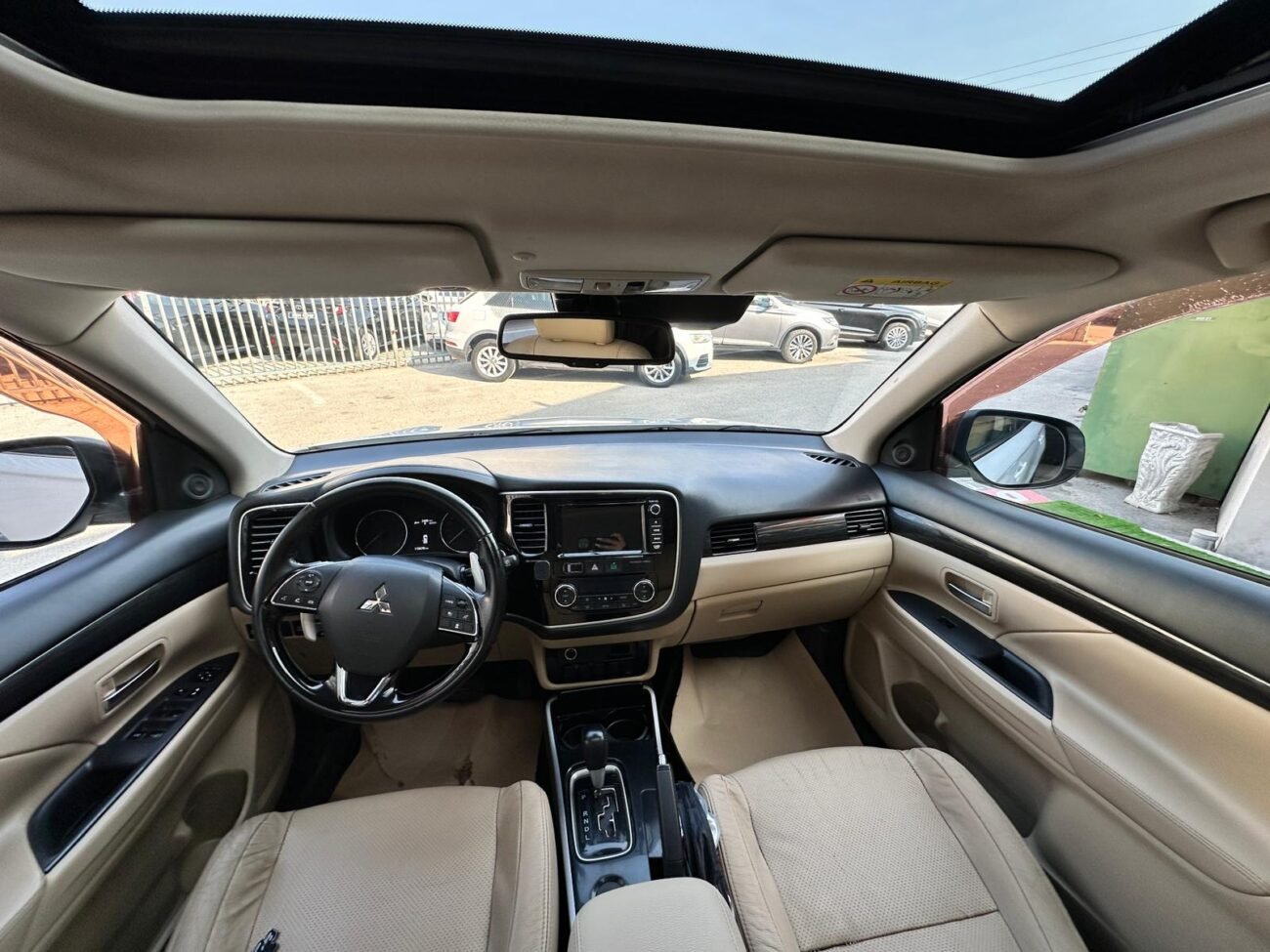 מיצובישי אאוטלנדר 2017