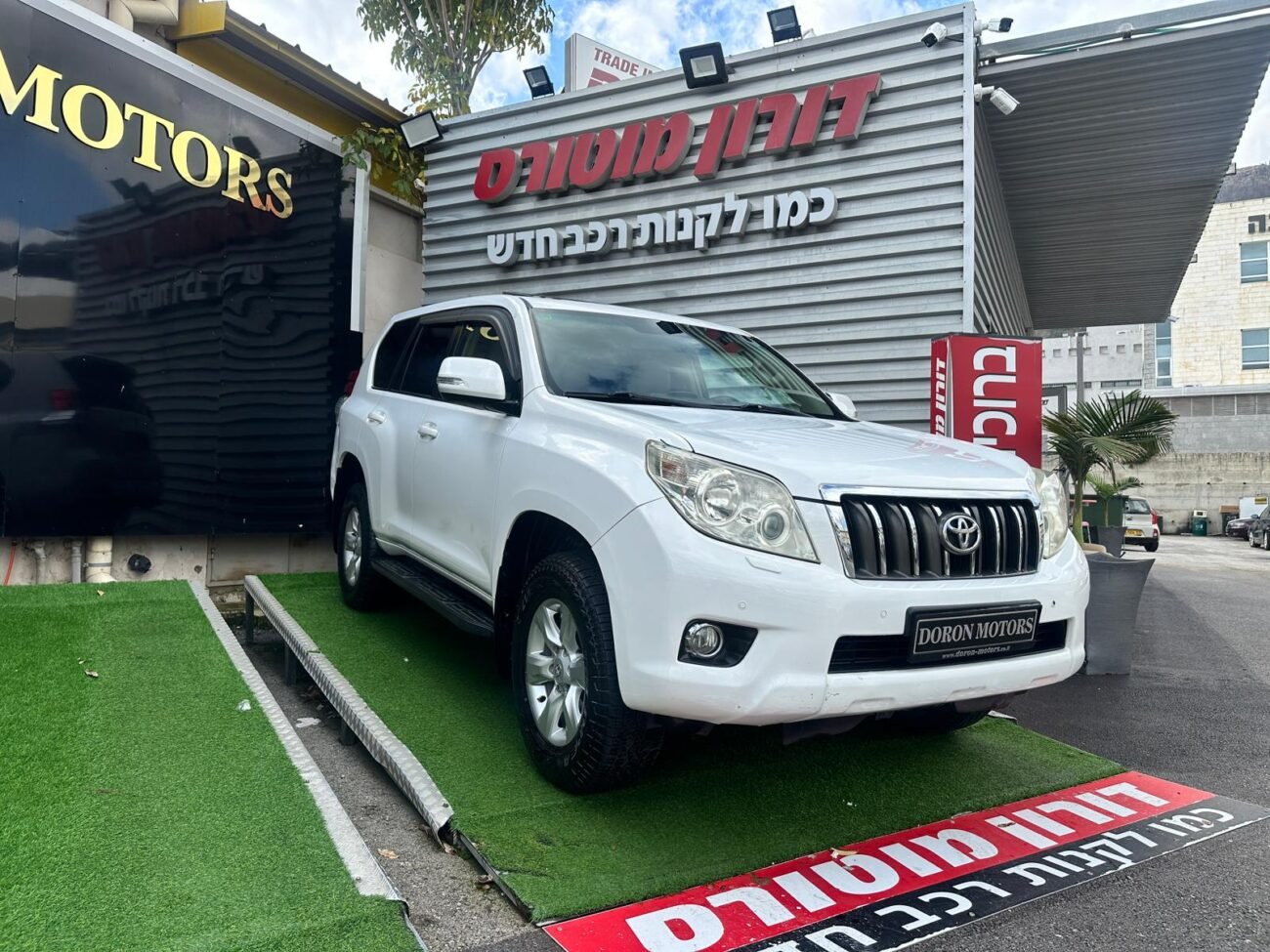 טויוטה לנד קרוזר 2013