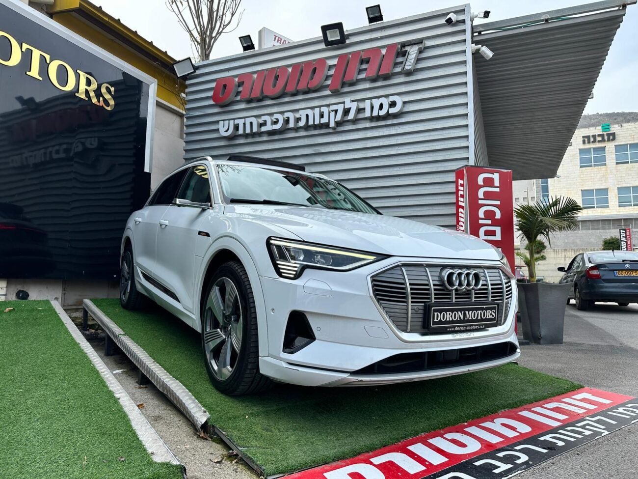 אאודי ETRON 2019