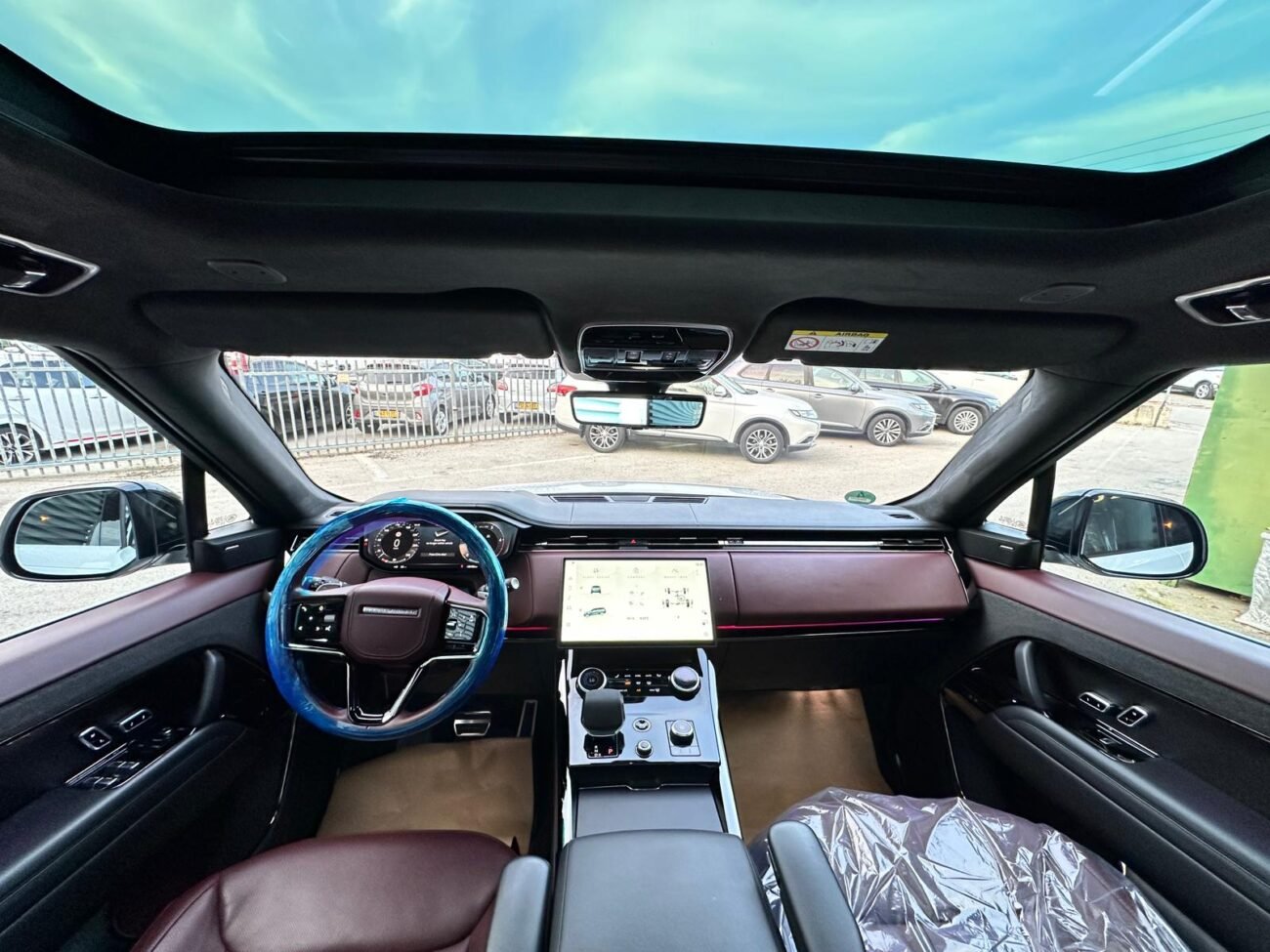 לנד רובר ספורט 2023