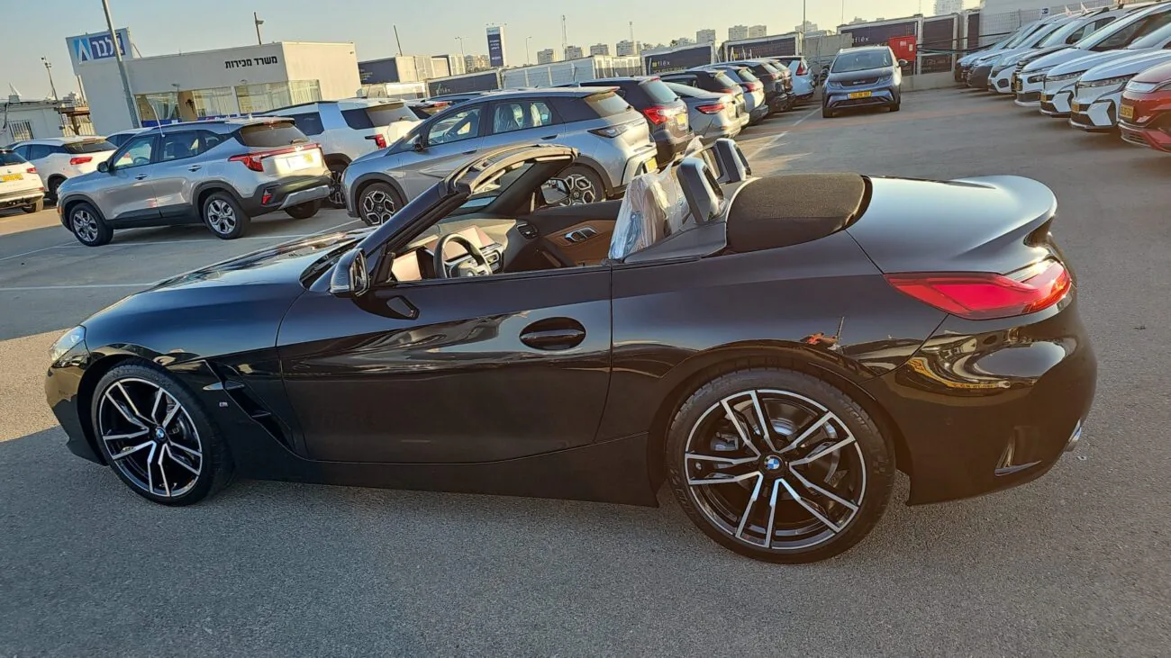 ב.מ.וו Z4 2025