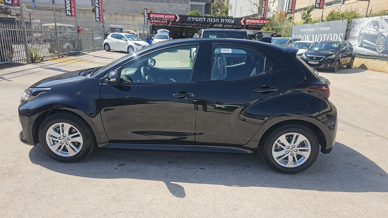 טויוטה יאריס STYLE PLUS 2025