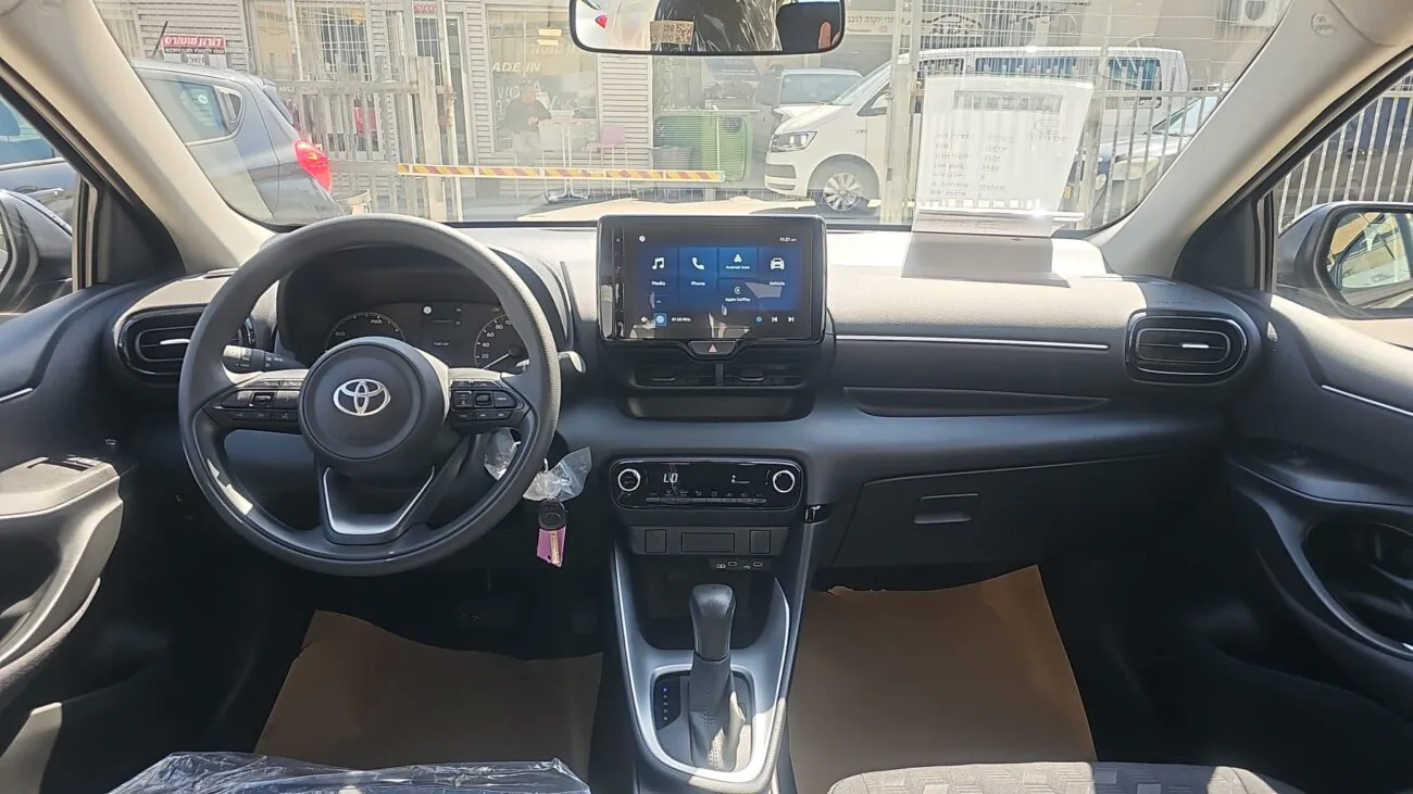 טויוטה יאריס STYLE PLUS 2025