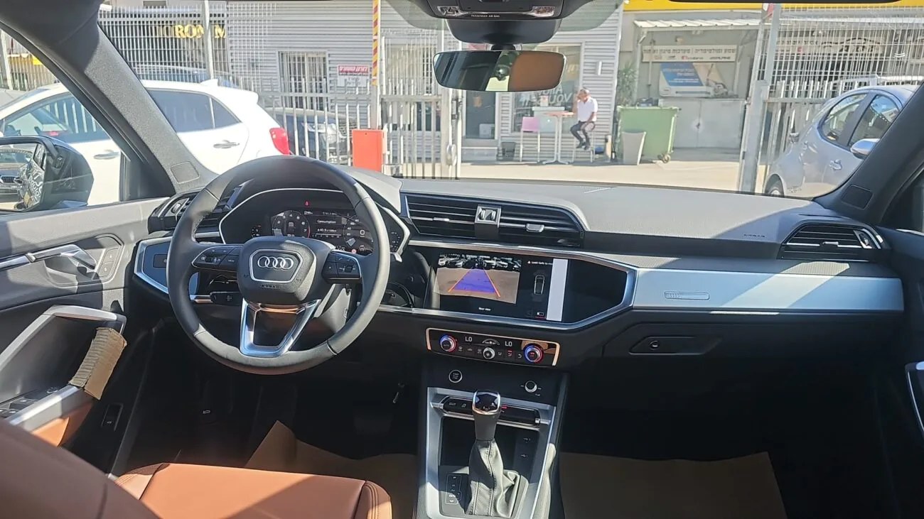 אאודי Q-3 COMFORT SPORTBACK 2025