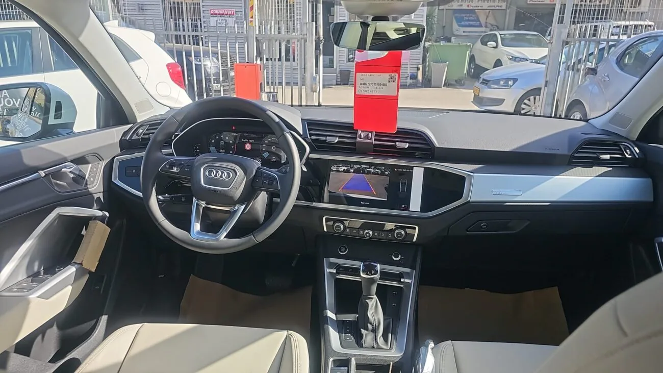 אאודי Q-3 COMFORT SPORTBACK 2025