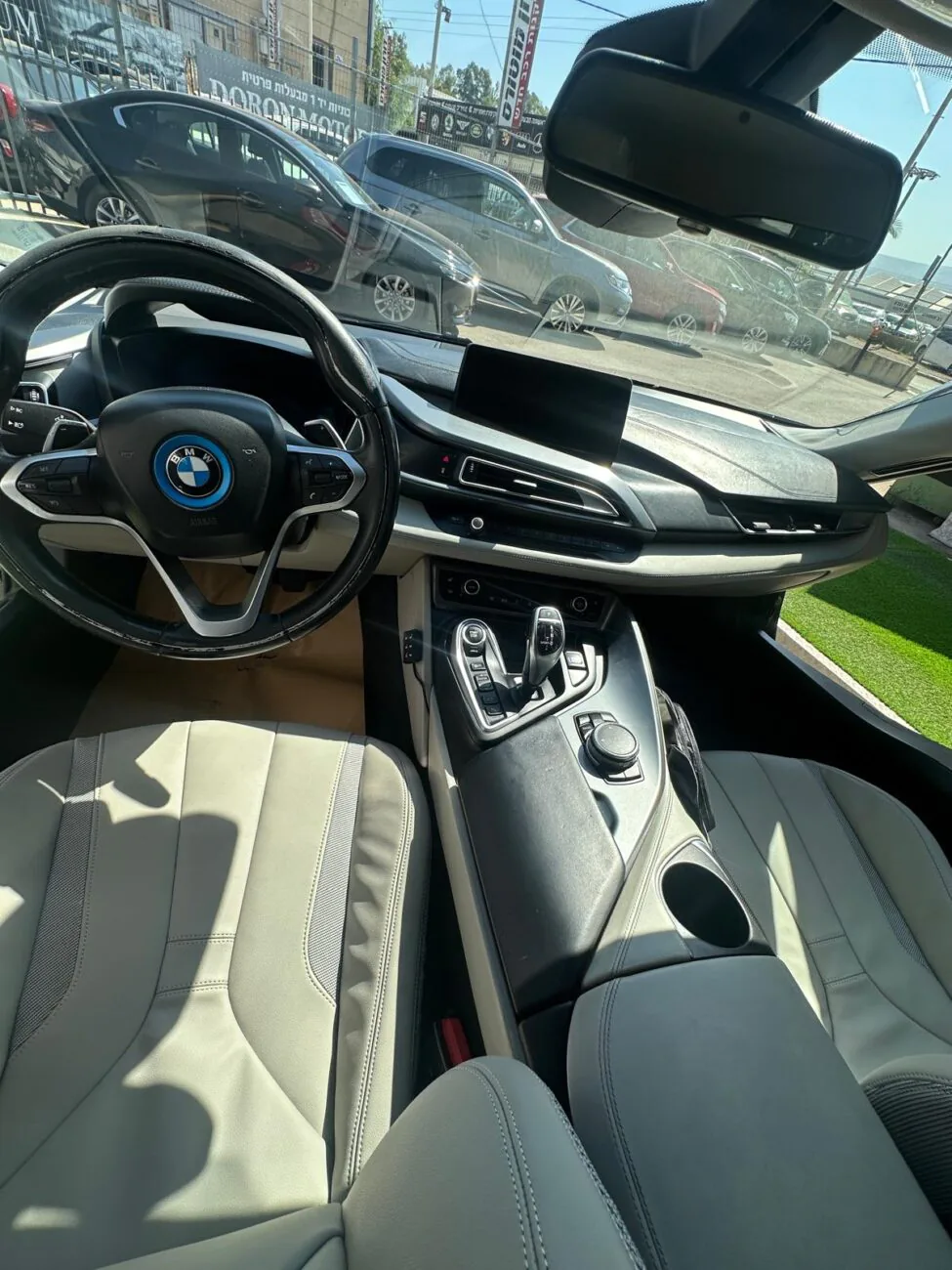 ב.מ.וו i8 SPORT 2016